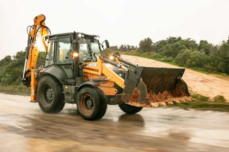 koparko-ładowarka 580sv evo